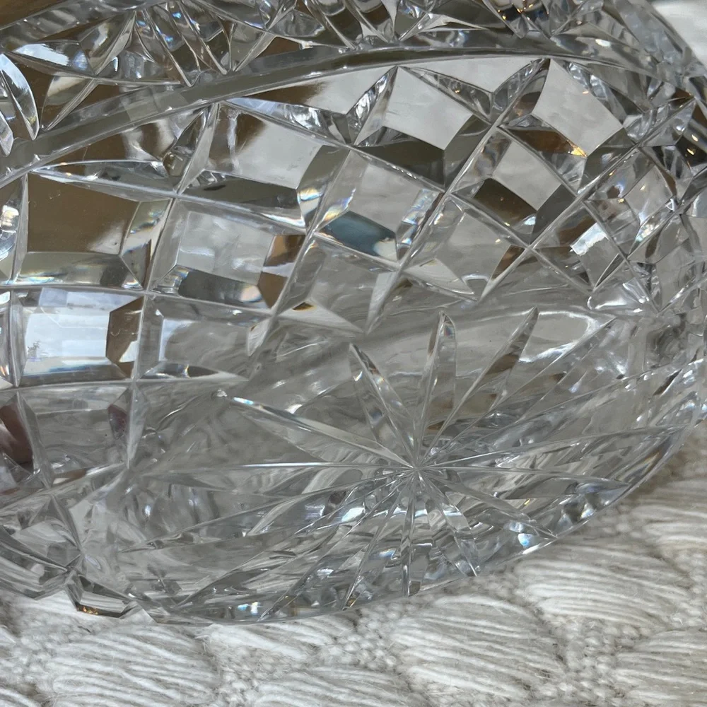EUC Vntage cut lead crystal basket